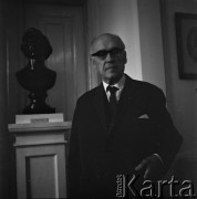 Lata 60.-70., Warszawa, Polska.
Jerzy Żurawlew - pianista, kompozytor, rektor Konserwatorium Warszawskiego. 
Fot. Irena Jarosińska, zbiory Ośrodka KARTA