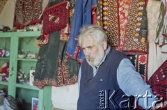 1992, Kabul, prowincja Kabul, Afganistan.
Andrzej Wawrzyniak - w latach 1990-1993 pełniący urząd chargé d’affaires Rzeczpospolitej Polskiej w Afganistanie.
Fot. Irena Jarosińska, zbiory Ośrodka KARTA