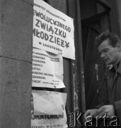 Listopad-grudzień 1956, Zakopane, woj. krakowskie, Polska.
Wojciech Niedziałek, przewodniczący Rewolucyjnego Związku Młodzieży i Związku Ofiar Hitleryzmu i Stalinizmu.
Fot. Irena Jarosińska, zbiory Ośrodka KARTA