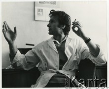 Lata 70., Polska.
Mgr inż. Juliusz Mateńko - kierownik laboratorium analizy fotoaktywacyjnej w Instytucie Badań Jądrowych.
Fot. Irena Jarosińska, zbiory Ośrodka KARTA