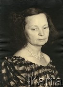 Brak daty, Polska.
Portret kobiety.
Fot. Irena Jarosińska, zbiory Ośrodka KARTA