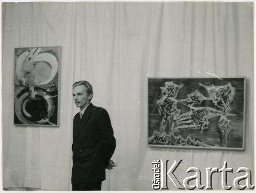Prawdopodobnie lata 60., Polska.
Malarz Jerzy Tchórzewski.
Fot. Irena Jarosińska, zbiory Ośrodka KARTA