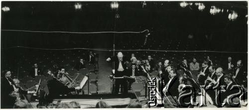 Brak daty, Warszawa, Polska.
Filharmonia Narodowa, dyryguje Igor Strawinski.
Fot. Irena Jarosińska, zbiory Ośrodka KARTA