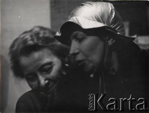 Brak daty, Polska.
Kobiety.
Fot. Irena Jarosińska, zbiory Ośrodka KARTA
