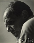Lata 50. - lata 60., Polska.
Poeta, prozaik, dramatopisarz i aktor teatralny Miron Białoszewski.
Fot. Irena Jarosińska, zbiory Ośrodka KARTA