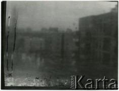 Brak daty, Warszawa-Wola, Polska.
Widok z okna mieszkania Ireny Jarosińskiej przy ul. Smoczej 20a w stronę ul. Anielewicza.
Fot. Irena Jarosińska, zbiory Ośrodka KARTA