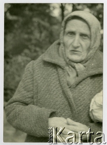 Brak daty, Polska.
Staruszka.
Fot. Irena Jarosińska, zbiory Ośrodka KARTA