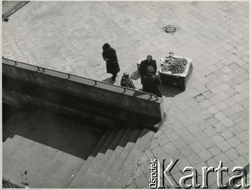 Lata 50., Warszawa, Polska.
Ul. Wybrzeże Kościuszkowskie.
Fot. Irena Jarosińska, zbiory Ośrodka KARTA