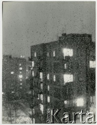 Brak daty, Warszawa-Wola, Polska.
Widok z okna mieszkania Ireny Jarosińskiej przy ul. Smoczej 20a w stronę ul. Anielewicza.
Fot. Irena Jarosińska, zbiory Ośrodka KARTA