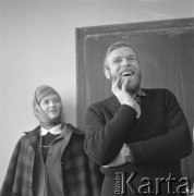 1961-1970, Opole, woj. opolskie, Polska.
Malarz Krzysztof Bucki, nauczyciel malarstwa i rysunku w Państwowym Liceum Sztuk Plastycznych.
Fot. Irena Jarosińska, zbiory Ośrodka KARTA