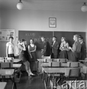 1970, Gdańsk, Polska.
Uczniowie IX Liceum Ogólnokształcące im. Giuseppe di Vittorio podczas spotkania Szkolnego Klubu UNESCO.
Fot. Irena Jarosińska, zbiory Ośrodka KARTA