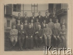 16.06.1923, Brzesko, Polska.
Fotografia maturalna - wszyscy uczniowie byli ochotnikami w wojnie polsko-bolszewickiej w 1920 roku. Stanisław Cisek stoi w drugim rzędzie pierwszy od lewej.
Fot.NN, zbiory Ośrodka KARTA, kolekcję zdjęć przekazała Bronisława Pastwińska.