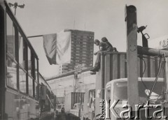 3-5.08.1981, Warszawa, Polska.
Strajk Miejskich Zakładów Komunikacyjnych, blokada ronda na skrzyżowaniu Alej Jerozolimskich i Marszałkowskiej.
Fot. NN, zbiory Ośrodka KARTA, udostępniła Elżbieta Kosiacka.

