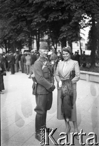 Lata 30-te, Polska.
Kapitan WP Stanisław Owsianny, służący w sztabie w Częstochowie, zamordowany w Katyniu; na zdjęciu wraz z żoną.
Fot. NN, zbiory Ośrodka KARTA, udostępnił Tadeusz Knitter