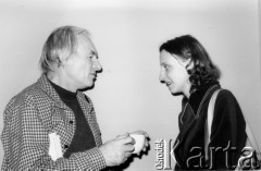 Październik 1980, Warszawa, Polska.
Bankiet w mieszkaniu Elżbiety i Pawła Bąkowskich z okazji 100 publikacji Niezależnej Oficyny Wydawniczej NOWa, Jacek Bocheński i Joanna Szczęsna.
Fot. Tomasz Abramowicz, zbiory Ośrodka KARTA
