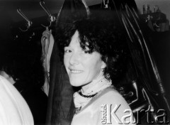 Październik 1980, Warszawa, Polska.
Bankiet w mieszkaniu Elżbiety i Pawła Bąkowskich z okazji 100 publikacji Niezależnej Oficyny Wydawniczej NOWa, Krystyna Pniakowska.
Fot. Tomasz Abramowicz, zbiory Ośrodka KARTA
