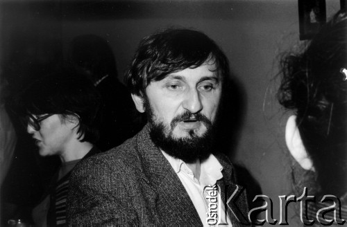 Październik 1980, Warszawa, Polska.
Bankiet w mieszkaniu Elżbiety i Pawła Bąkowskich z okazji 100 publikacji Niezależnej Oficyny Wydawniczej NOWa, Waldemar Kuczyński, z tyłu Maria Kruczkowska.
Fot. Tomasz Abramowicz, zbiory Ośrodka KARTA
