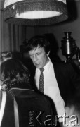 Październik 1980, Warszawa, Polska.
Bankiet w mieszkaniu Elżbiety i Pawła Bąkowskich z okazji 100 publikacji Niezależnej Oficyny Wydawniczej NOWa, Józef Duryasz.
Fot. Tomasz Abramowicz, zbiory Ośrodka KARTA
