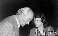 Październik 1980, Warszawa, Polska.
Bankiet w mieszkaniu Elżbiety i Pawła Bąkowskich z okazji 100 publikacji Niezależnej Oficyny Wydawniczej NOWa, Stefan Bakinowski i Kinga Dunin.
Fot. Tomasz Abramowicz, zbiory Ośrodka KARTA
