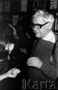 Październik 1980, Warszawa, Polska.
Bankiet w mieszkaniu Elżbiety i Pawła Bąkowskich z okazji 100 publikacji Niezależnej Oficyny Wydawniczej NOWa, Jan Józef Lipski.
Fot. Tomasz Abramowicz, zbiory Ośrodka KARTA
