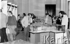 10-17.05.1981, Warszawa, Polska.
Wystawa wydawnictw niezależnych na Politechnice Warszawskiej.
Fot. Tomasz Abramowicz, zbiory Ośrodka Karta