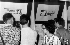 10-17.05.1981, Warszawa, Polska.
Wystawa wydawnictw niezależnych na Politechnice Warszawskiej.
Fot. Tomasz Abramowicz, zbiory Ośrodka Karta