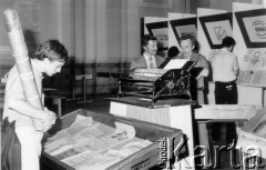 10-17.05.1981, Warszawa, Polska.
Wystawa wydawnictw niezależnych na Politechnice Warszawskiej.
Fot. Tomasz Abramowicz, zbiory Ośrodka Karta