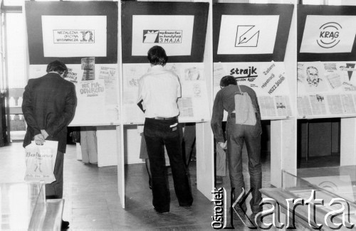 10-17.05.1981, Warszawa, Polska.
Wystawa wydawnictw niezależnych na Politechnice Warszawskiej.
Fot. Tomasz Abramowicz, zbiory Ośrodka Karta