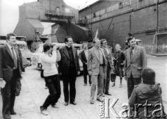 17.06.1981, Gdańsk, Polska.
Czesław Miłosz na spotkaniu z pracownikami Stoczni Gdańskiej im. Lenina, obok poety ks. Henryk Jankowski.
Fot. Tomasz Abramowicz, zbiory Ośrodka KARTA