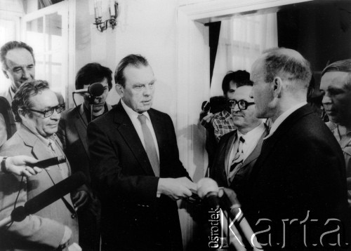 Czerwiec 1981, Warszawa, Polska.
Czesław Miłosz na spotkaniu w Czytelniku.
Fot. Tomasz Abramowicz, zbiory Ośrodka KARTA