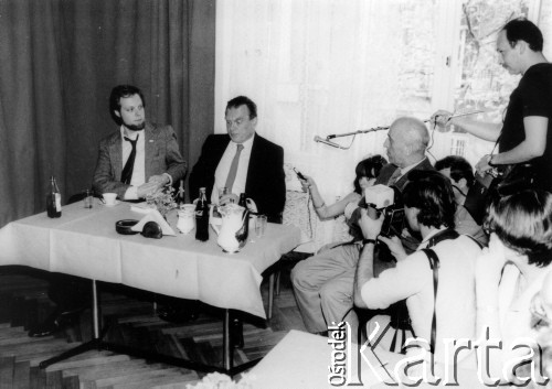 Czerwiec 1981, Warszawa, Polska.
Czesław Miłosz na spotkaniu w Czytelniku.
Fot. Tomasz Abramowicz, zbiory Ośrodka KARTA
