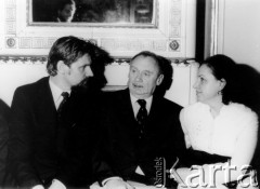 8-12.12.1980, Sztokholm, Szwecja.
Nobel dla Czesława Miłosza, w środku siedzi Stefan Kisielewski.
Fot. Tomasz Abramowicz, zbiory Ośrodka KARTA