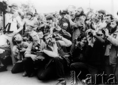 28.06.1981, Poznań, Polska.
Odsłoniecie pomnika Ofiar Czerwca 1956, grupa fotoreporterów.
Fot. Tomasz Abramowicz, zbiory Ośrodka KARTA