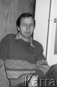 Listopad 1979, Warszawa, Polska.
Spotkanie Rady Sygnatariuszy Ruchu Obrony Praw Człowieka i Obywatela w mieszkaniu Kazimierza Janusza; Marek Niesiołowski.
Fot. Janusz Krzyżewski, zbiory Ośrodka KARTA