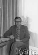 Październik 1979, Warszawa, Polska.
Spotkanie Zespołu Wykonawczego Rady Sygnatariuszy Ruchu Obrony Praw Człowieka i Obywatela; Józef M. Janowski.
Fot. Janusz Krzyżewski, zbiory Ośrodka KARTA