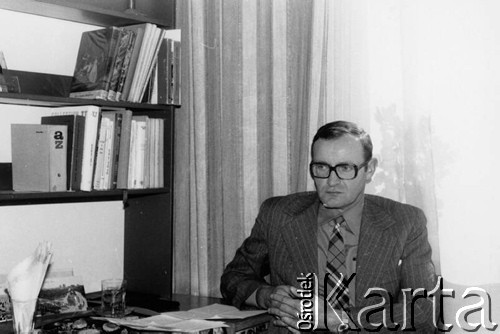 Październik 1979, Warszawa, Polska.
Spotkanie Zespołu Wykonawczego Rady Sygnatariuszy Ruchu Obrony Praw Człowieka i Obywatela; Józef M. Janowski.
Fot. Janusz Krzyżewski, zbiory Ośrodka KARTA