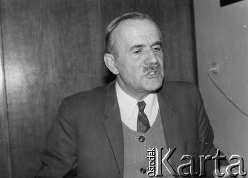 Październik 1979, Zalesie Górne, Polska.
Spotkanie Zespołu Wykonawczego Rady Sygnatariuszy Ruchu Obrony Praw Człowieka i Obywatela w domu Bogumiła Studzińskiego; Jerzy Brykczyński.
Fot. Janusz Krzyżewski, zbiory Ośrodka KARTA