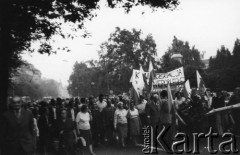 01.09.1979, Warszawa, Polska.
Manifestacja patriotyczna przechodzi przez Krakowskie Przedmieście - moment powstania Konfederacji Polski Niepodległej.
Fot. Janusz Krzyżewski, zbiory Ośrodka KARTA