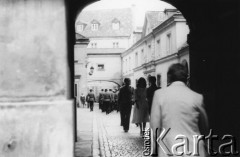 01.09.1979, Warszawa, Polska.
Manifestacja patriotyczna na Starym Mieście - moment powstania Konfederacji Polski Niepodległej, grupa milicjantów.
Fot. Janusz Krzyżewski, zbiory Ośrodka KARTA