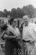 1977, Polska.
Chrzest dziecka Emila Morgiewicza, Marzena Kęcik i Wojciech Ziembiński.
Fot. Janusz Krzyżewski, zbiory Ośrodka KARTA

