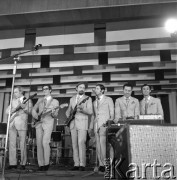 Czerwiec 1972, Zielona Góra, Polska.
Występ radzieckiego zespołu Błękitne Gitary na VIII Festiwalu Piosenki Radzieckiej.
Fot. Romuald Broniarek, zbiory Ośrodka KARTA.