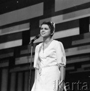 Czerwiec 1972, Zielona Góra, Polska.
Występ jednej z uczestniczek VIII Festiwalu Piosenki Radzieckiej.
Fot. Romuald Broniarek, zbiory Ośrodka KARTA.