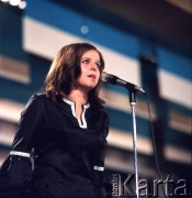 Czerwiec 1972, Zielona Góra, Polska.
Występ jednej z uczestniczek VIII Festiwalu Piosenki Radzieckiej.
Fot. Romuald Broniarek, zbiory Ośrodka KARTA.