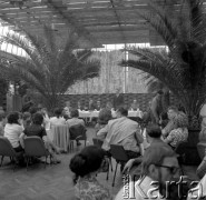 Czerwiec 1972, Zielona Góra, Polska. 
Spotkanie w Palmiarni w czasie VIII Festiwalu Piosenki Radzieckiej.
Fot. Romuald Broniarek, zbiory Ośrodka KARTA.