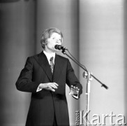 Czerwiec 1973, Zielona Góra, Polska.
Michał Bajor, laureat IX Festiwalu Piosenki Radzieckiej.
Fot. Romuald Broniarek, zbiory Ośrodka KARTA