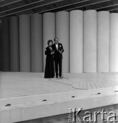 Czerwiec 1973, Zielona Góra, Polska.
Swietłana Zilcowa z Moskwy i Janusz Zakrzeński - konferansjerzy IX Festiwalu Piosenki Radzieckiej.
For. Romuald Broniarek, zbiory Ośrodka KARTA.