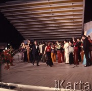 Czerwiec 1973, Zielona Góra, Polska.
Artyści na scenie w czasie koncertu finałowego IX Festiwalu Piosenki Radzieckiej.
For. Romuald Broniarek, zbiory Ośrodka KARTA.