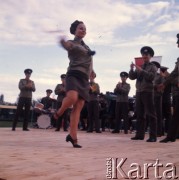 Czerwiec 1973, Mińsk Mazowiecki, Polska.
Występy Zespołu Północnej Grupy Armii Radzieckiej na terenie jednostki wojskowej w Mińsku Mazowieckim.
Fot. Romuald Broniarek, zbiory Ośrodka KARTA