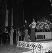 Kwiecień 1976, Inowrocław, Polska.
Zespół muzyczny w czasie eliminacji do XII Festiwalu Piosenki Radzieckiej.
Fot. Romuald Broniarek, zbiory Ośrodka KARTA