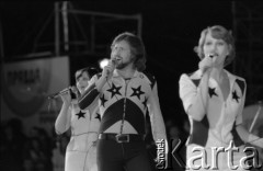 Czerwiec 1976, Zielona Góra, Polska.
Uczestnicy XII Festiwalu Piosenki Radzieckiej w czasie koncertu.
Fot. Romuald Broniarek, zbiory Ośrodka KARTA